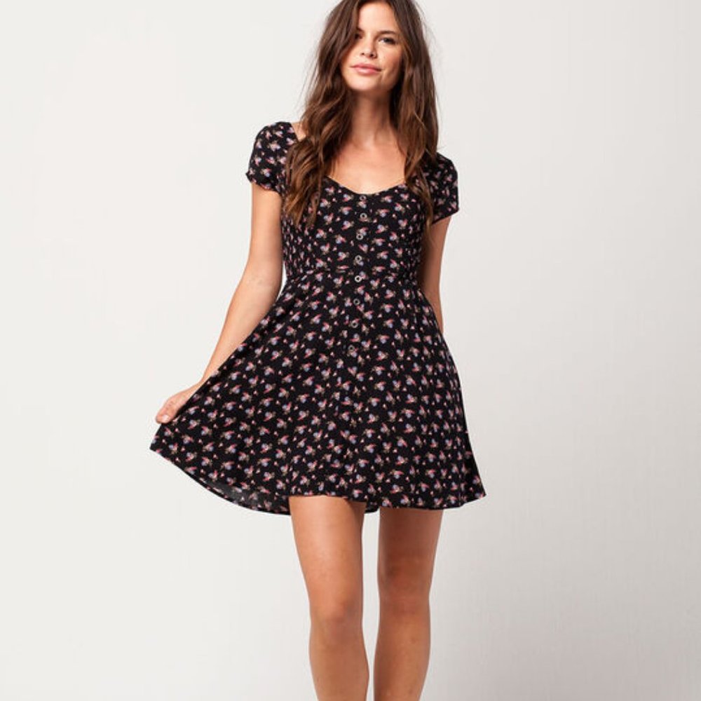 Tilly's Socialite Dreamy Floral Dress NWT S